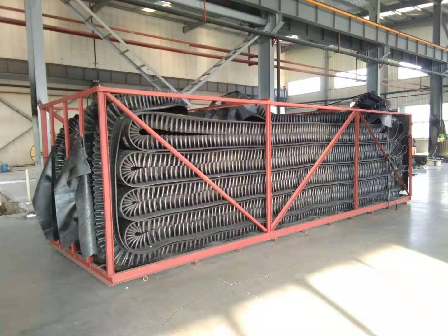 <b>波狀大傾角擋邊輸送帶</b>